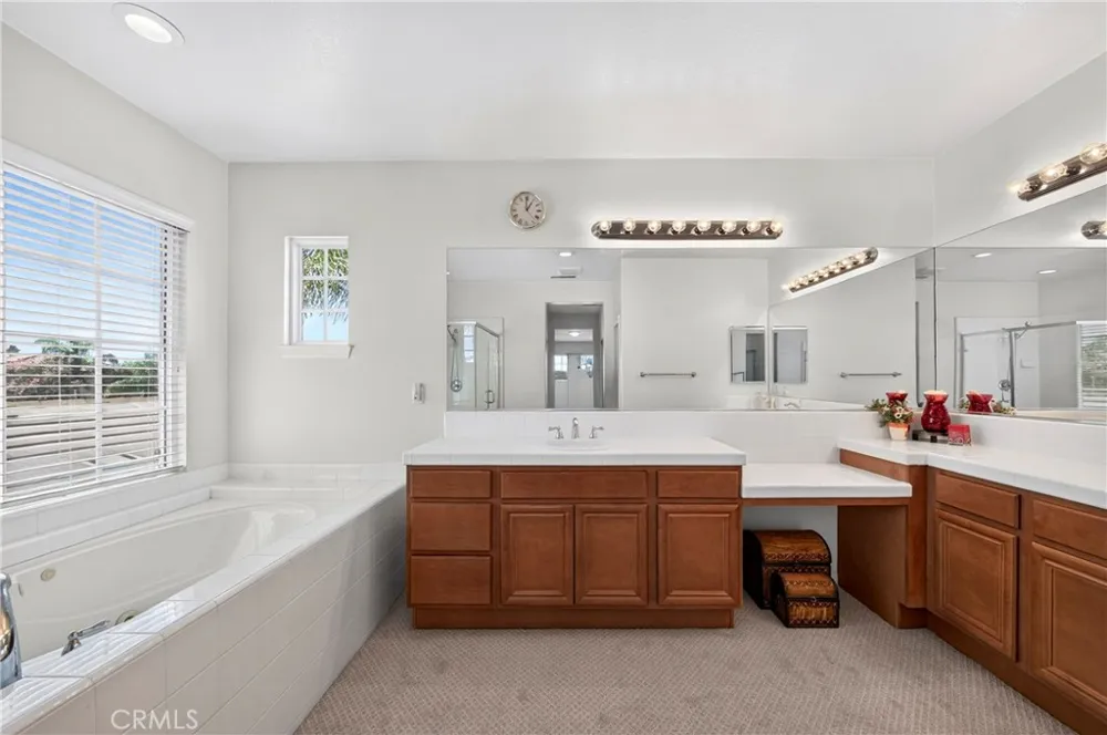 8122 River Bluffs Eastvale, CA 92880