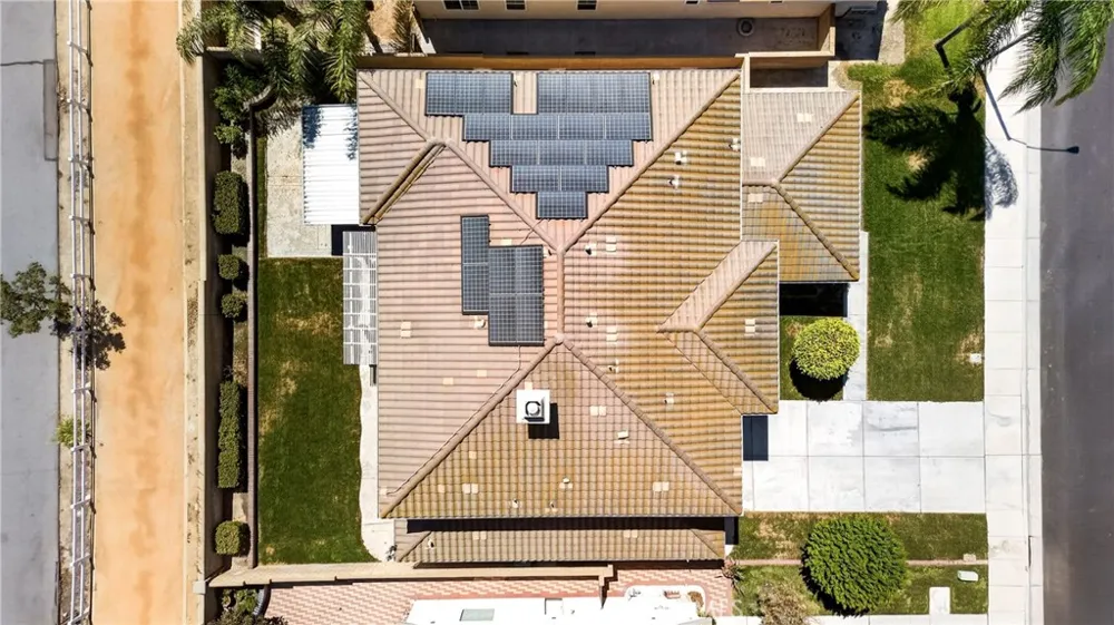 8122 River Bluffs Eastvale, CA 92880