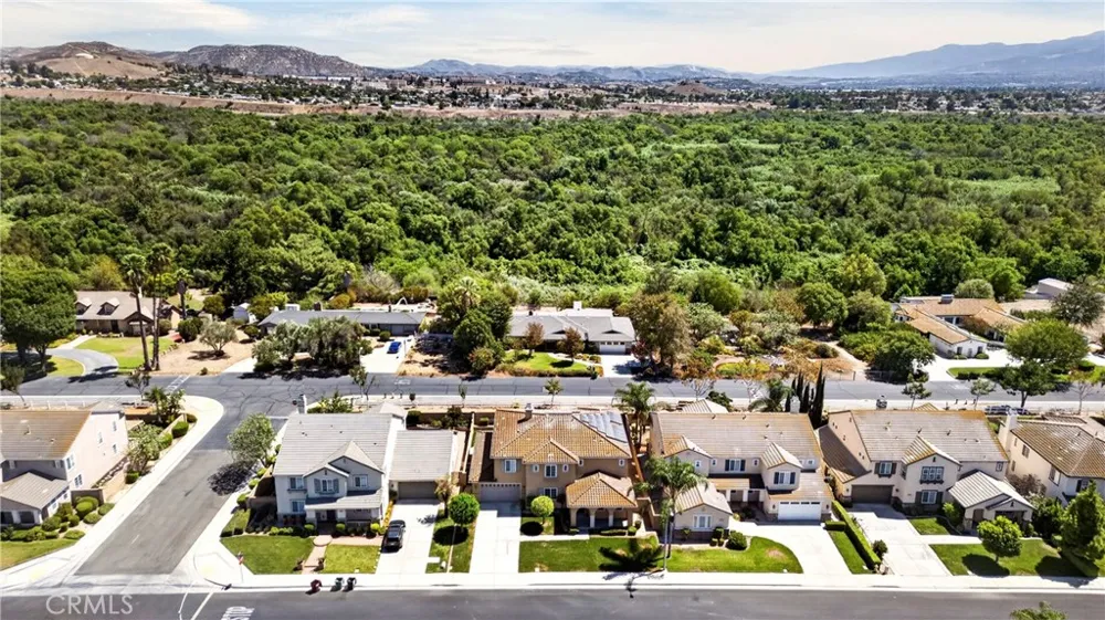 8122 River Bluffs Eastvale, CA 92880