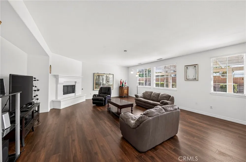8122 River Bluffs Eastvale, CA 92880