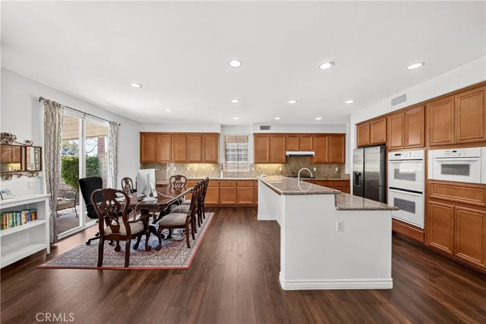 8122 River Bluffs Eastvale, CA 92880