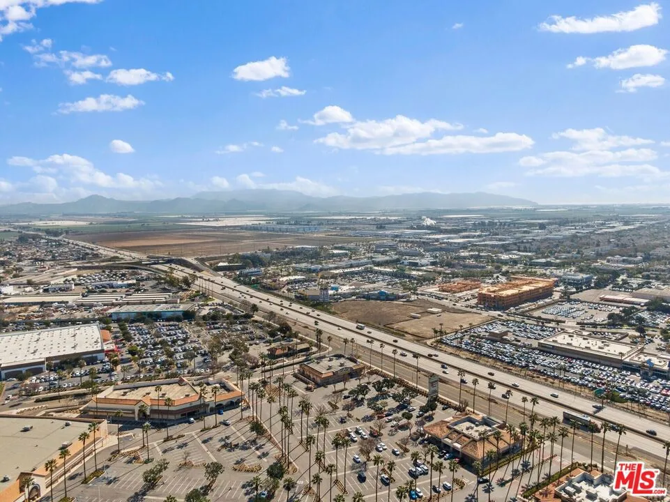 2801 Paseo Mercado Oxnard, CA 93036