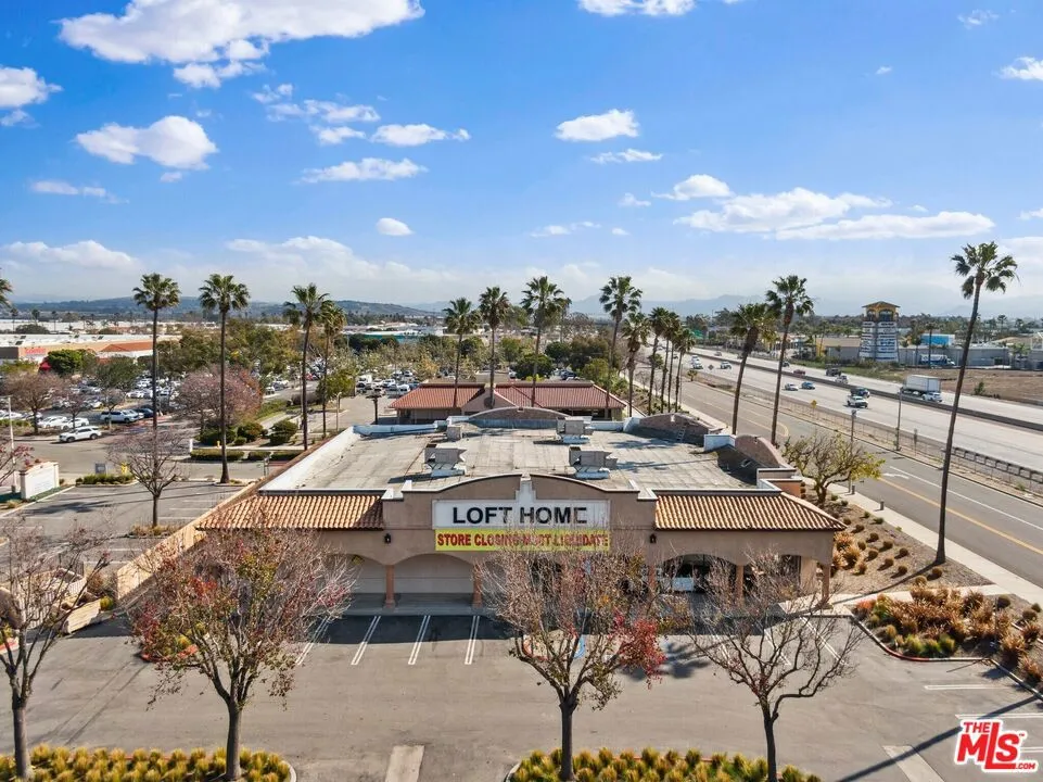 2801 Paseo Mercado Oxnard, CA 93036