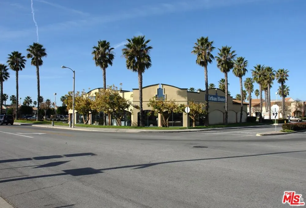 2801 Paseo Mercado Oxnard, CA 93036