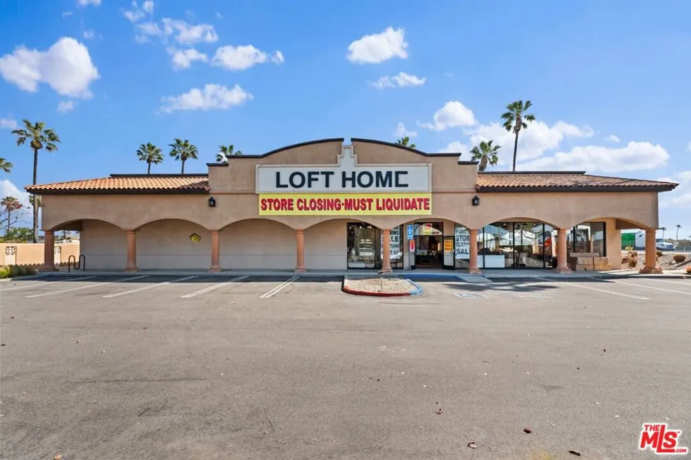 2801 Paseo Mercado Oxnard, CA 93036