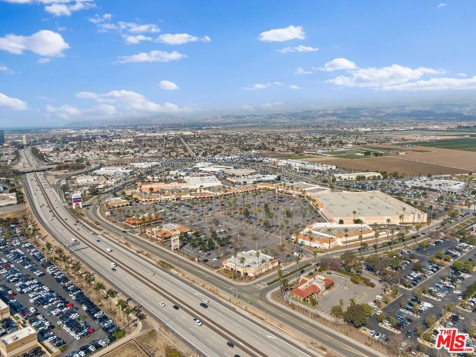 2801 Paseo Mercado Oxnard, CA 93036