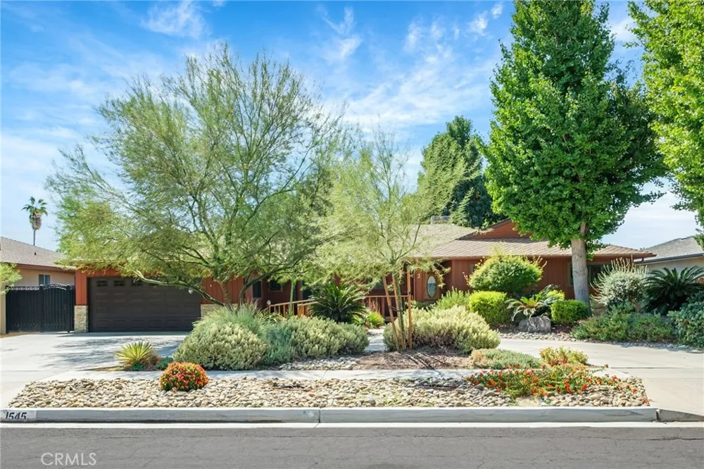 1545 E Calimyrna Fresno, CA 93710