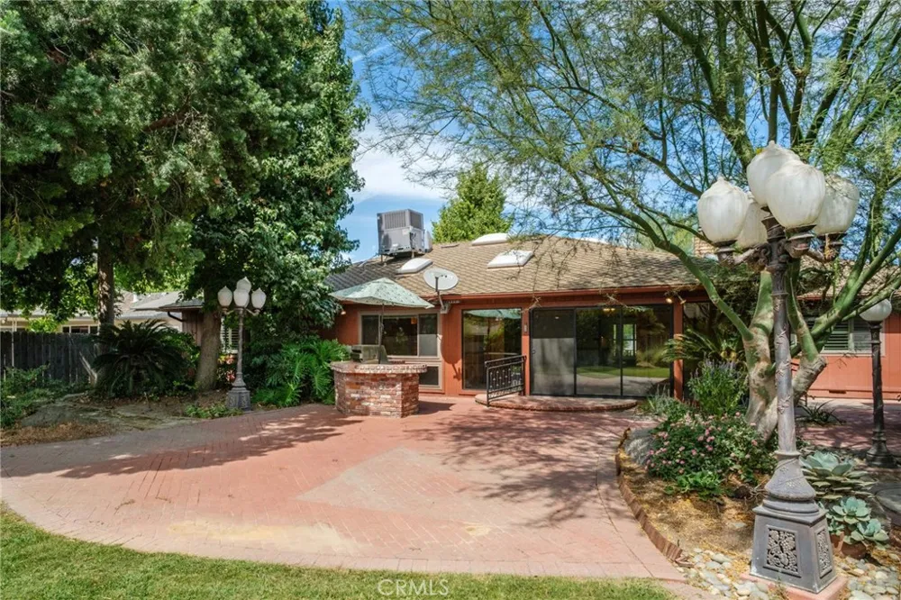 1545 E Calimyrna Fresno, CA 93710