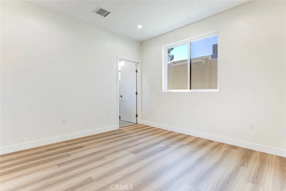 16859 Chatsworth Street Granada Hills, CA 91344