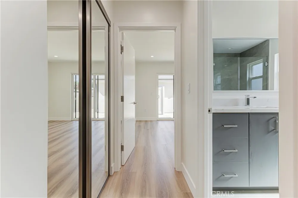 16857 Chatsworth Granada Hills, CA 91344