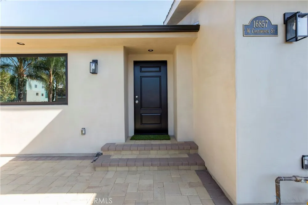 16857 Chatsworth Granada Hills, CA 91344