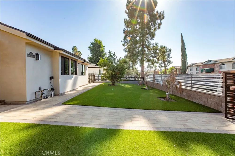 16857 Chatsworth Granada Hills, CA 91344