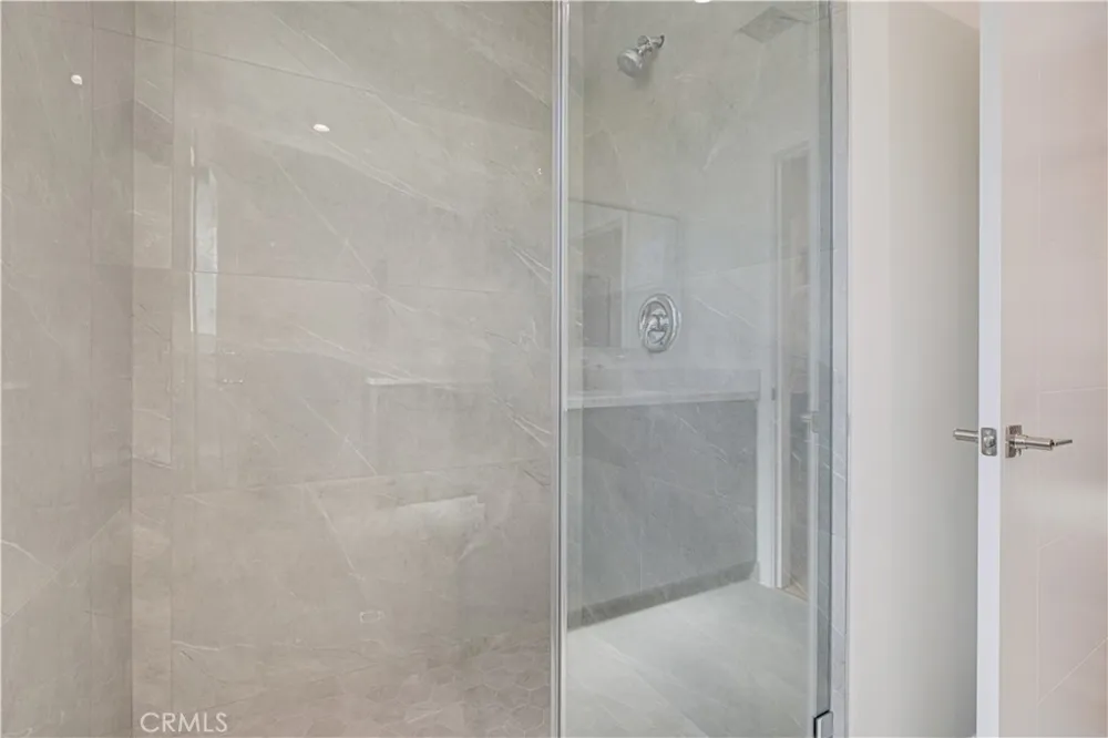16857 Chatsworth Granada Hills, CA 91344