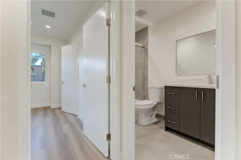 16857 Chatsworth Granada Hills, CA 91344