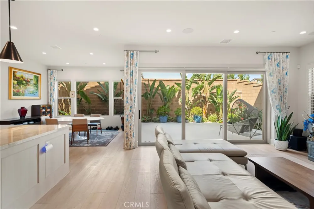 317 Brimwood Irvine, CA 92618