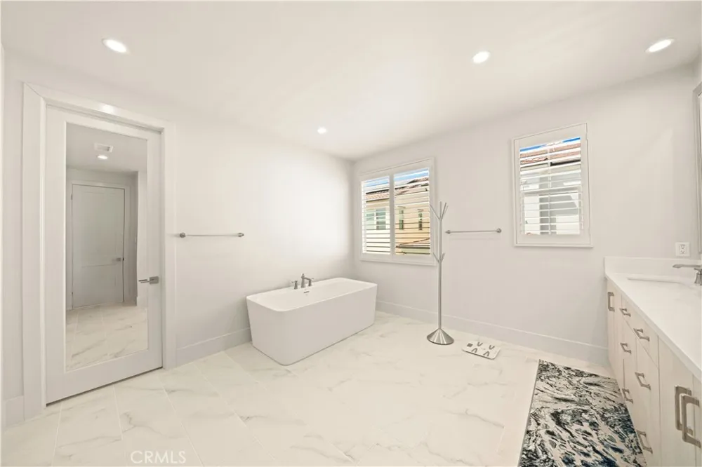317 Brimwood Irvine, CA 92618