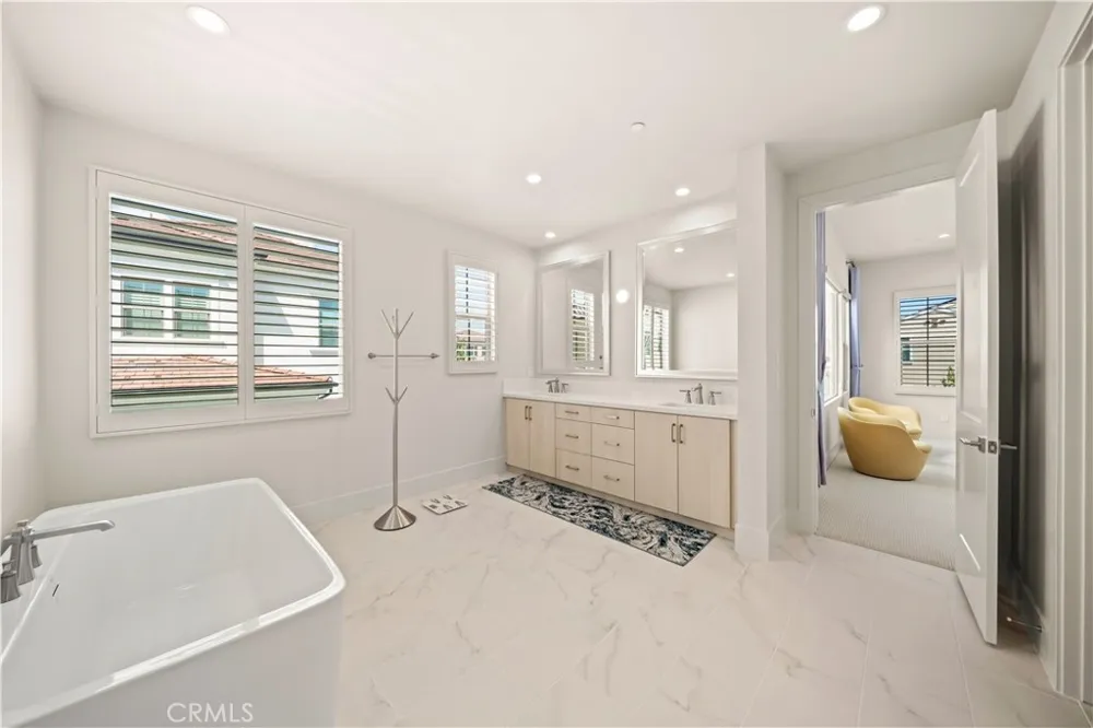 317 Brimwood Irvine, CA 92618