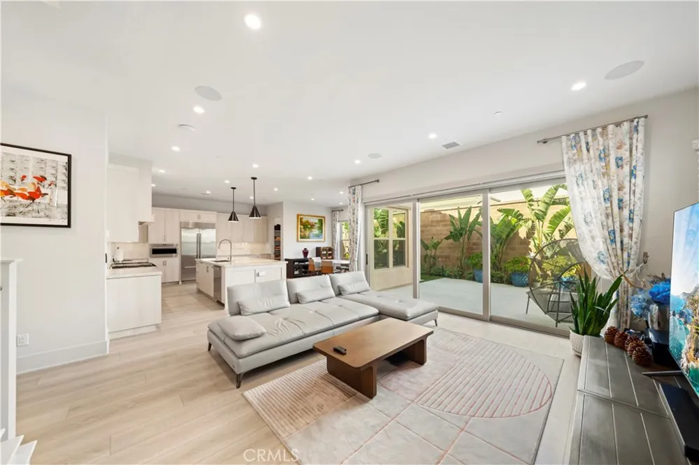 317 Brimwood Irvine, CA 92618