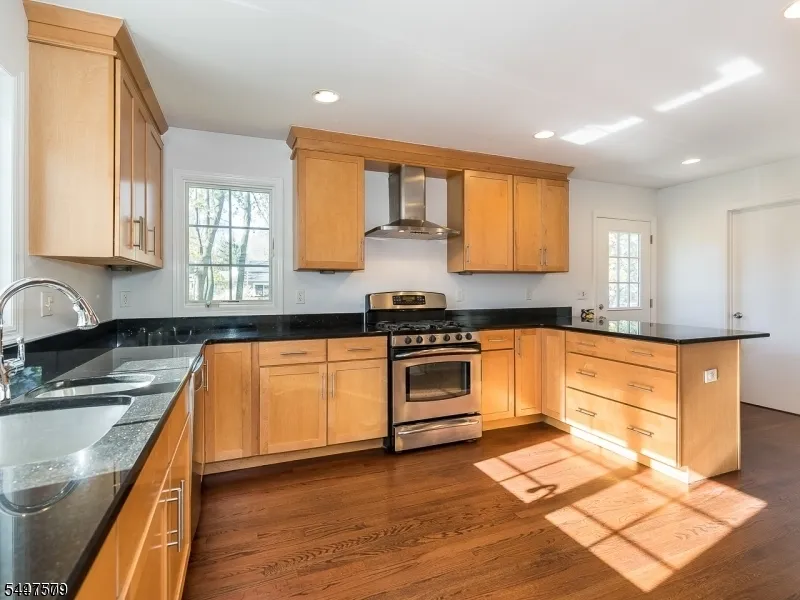 130 Littleton Rd Morris Plains, NJ 07950