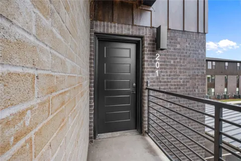 3329 SE MP PARKWAY #201