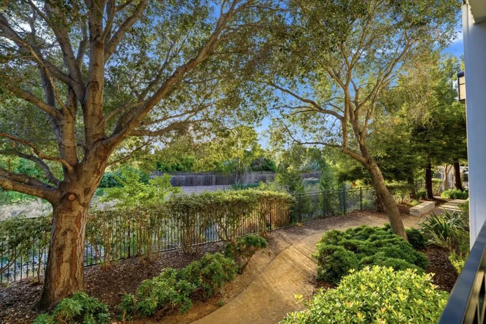 1982 W Bayshore Road #214 East Palo Alto, CA 94303