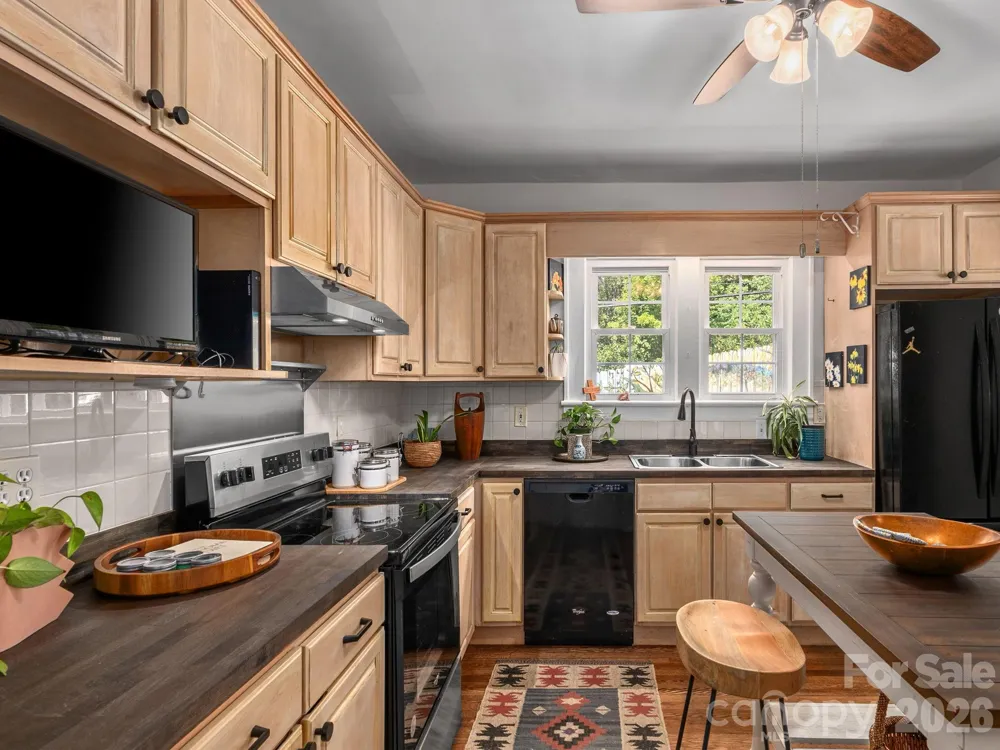 303 Country Club Road Asheville, NC 28804