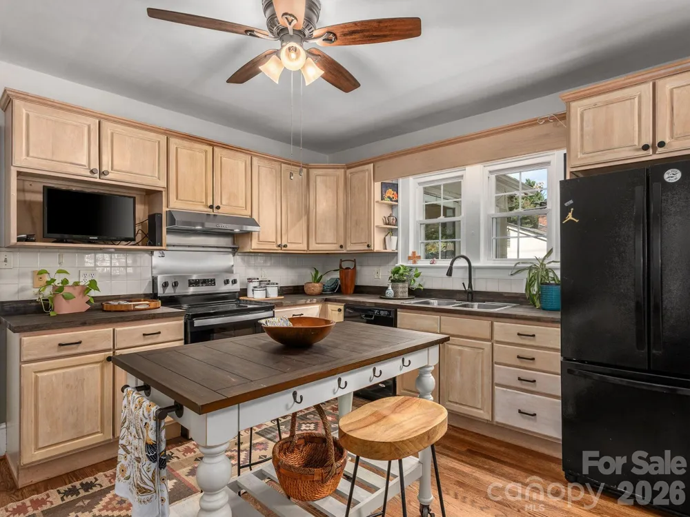 303 Country Club Road Asheville, NC 28804