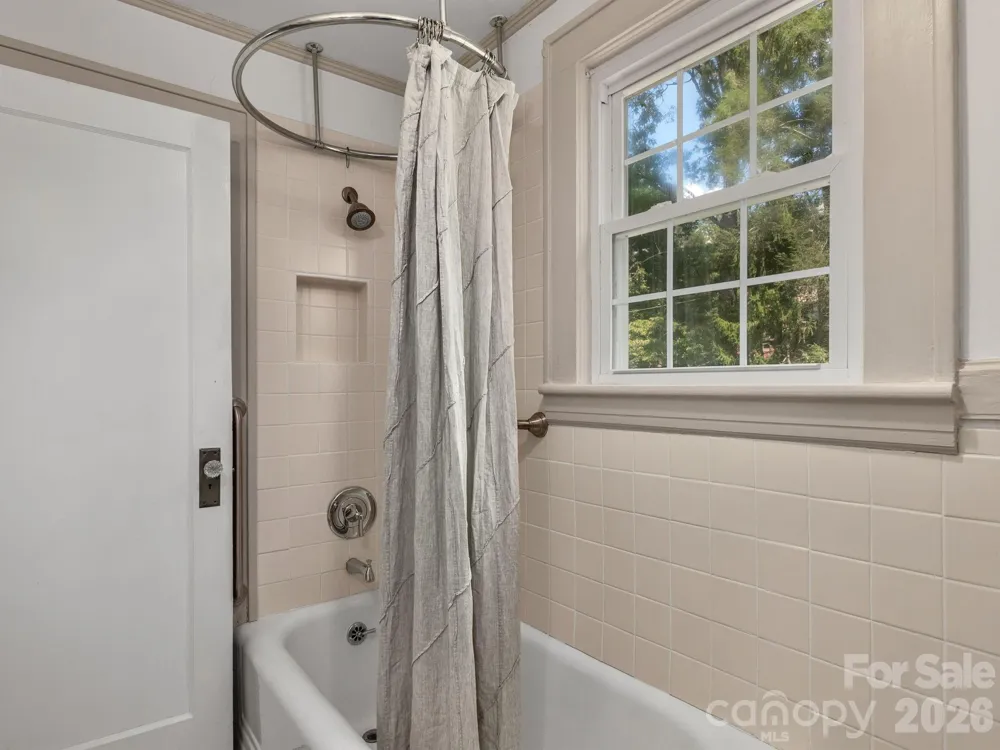 303 Country Club Road Asheville, NC 28804