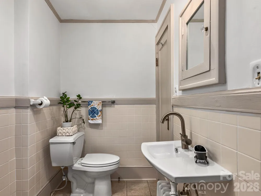 303 Country Club Road Asheville, NC 28804