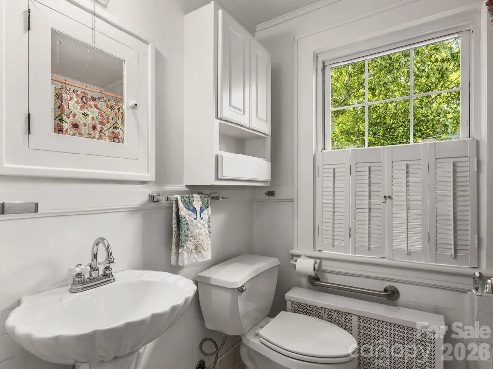 303 Country Club Road Asheville, NC 28804