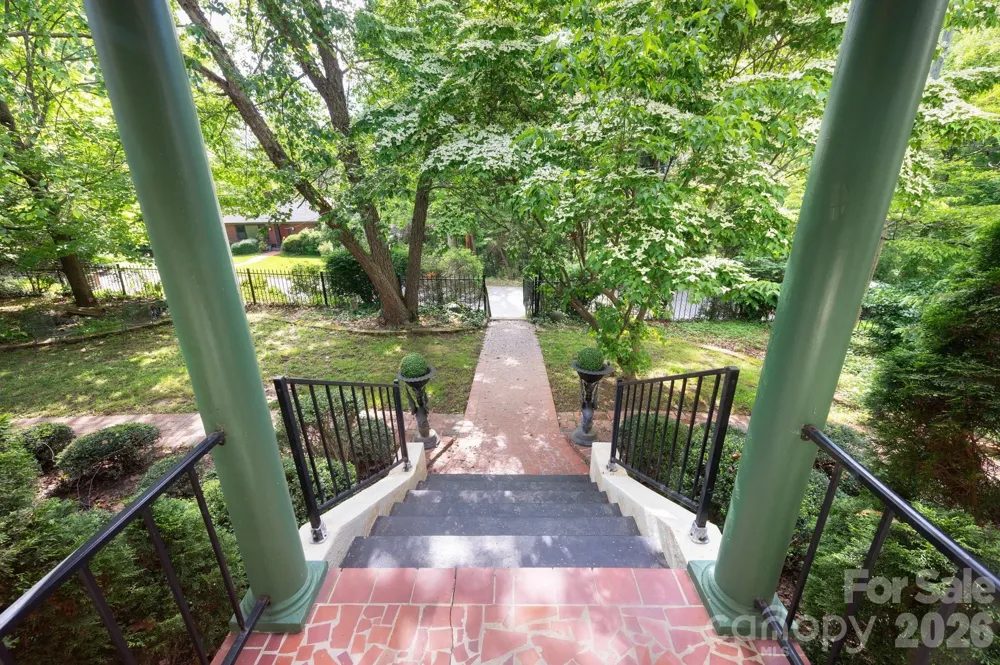 303 Country Club Road Asheville, NC 28804