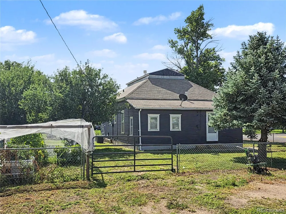 102 E 4th Street Julesburg, CO 80737