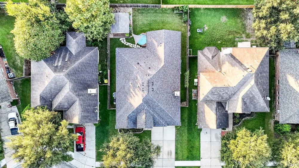 2034 Creek Shore Lane Pearland, TX 77581