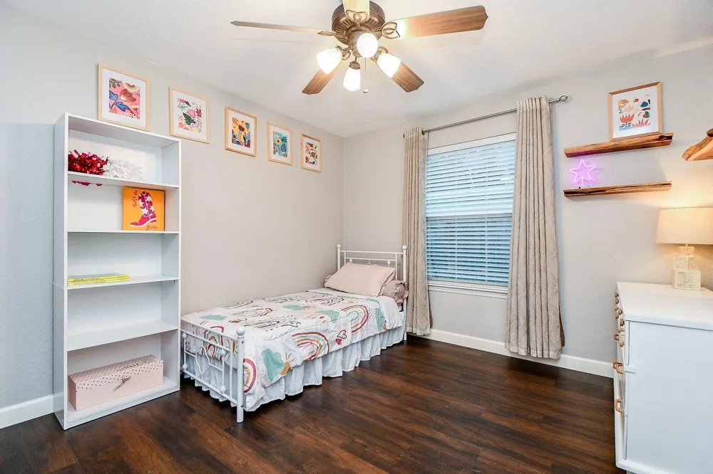 2034 Creek Shore Lane Pearland, TX 77581