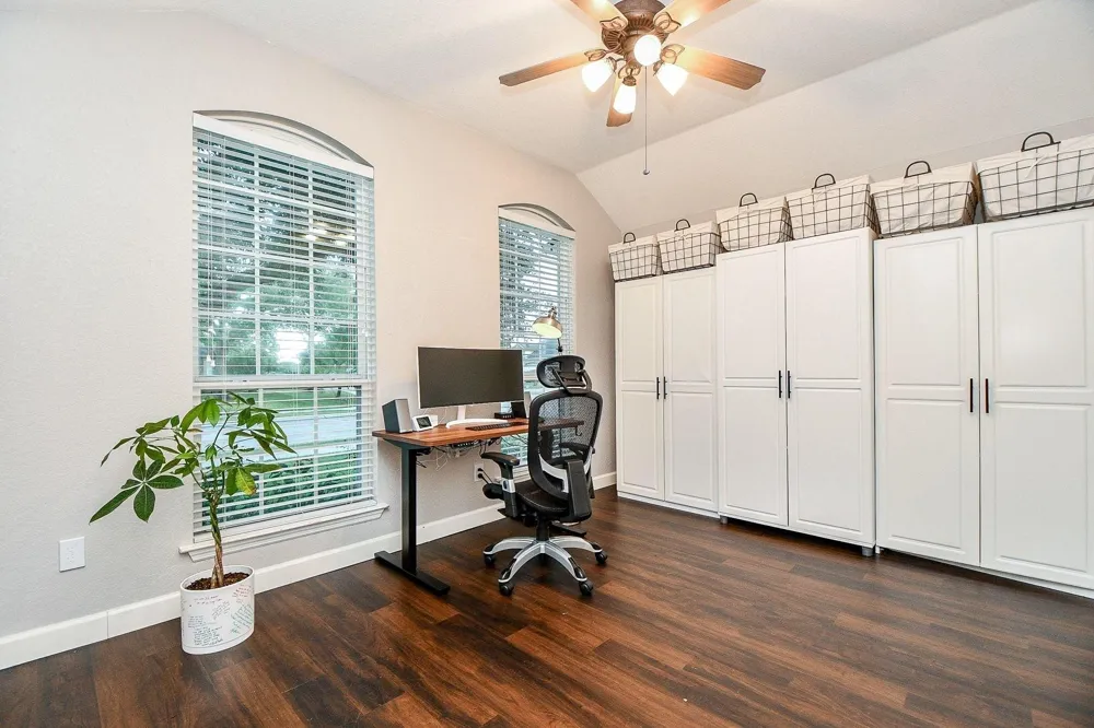 2034 Creek Shore Lane Pearland, TX 77581