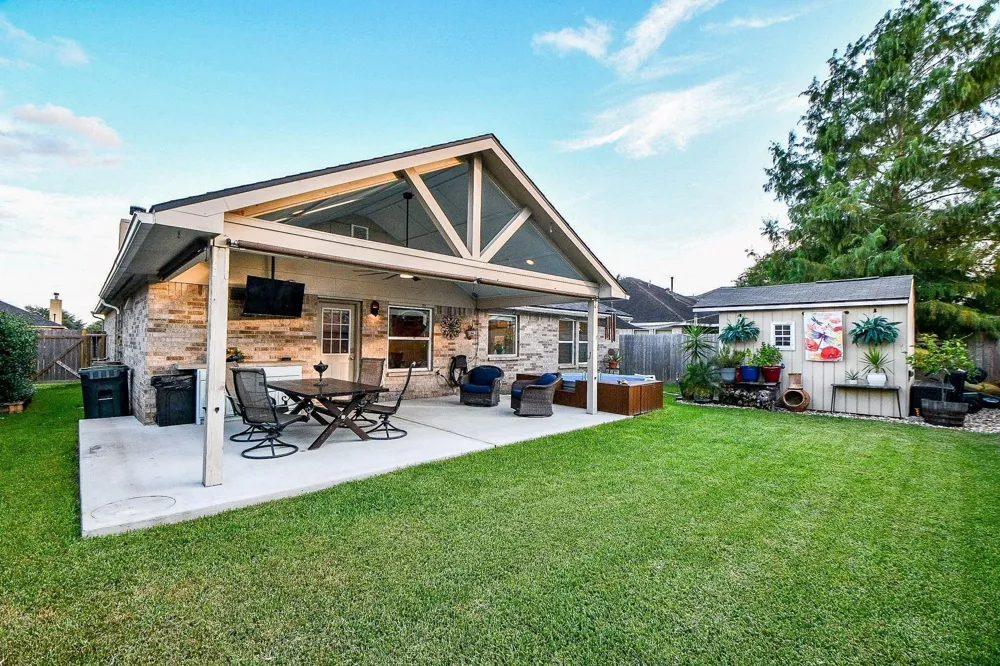 2034 Creek Shore Lane Pearland, TX 77581