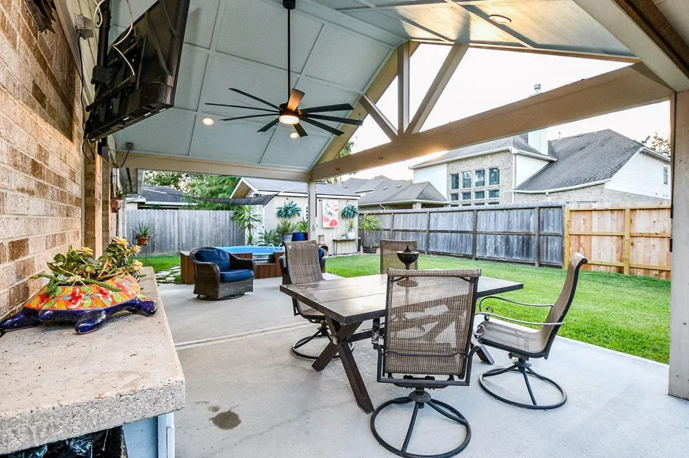 2034 Creek Shore Lane Pearland, TX 77581