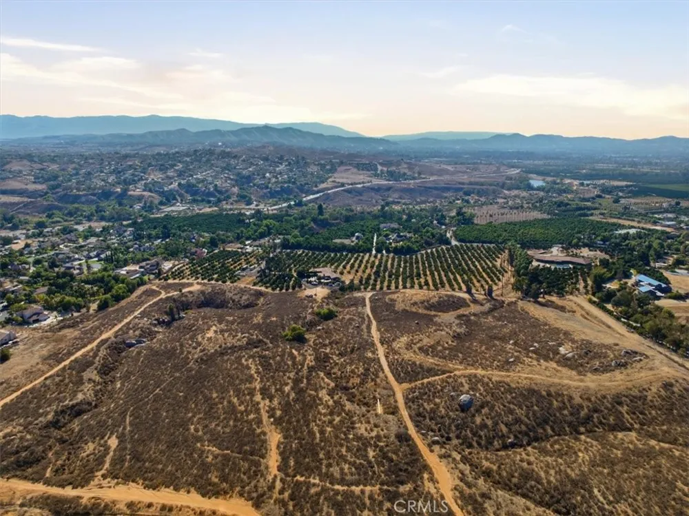 102 Sorrento Hills Riverside, CA 92504