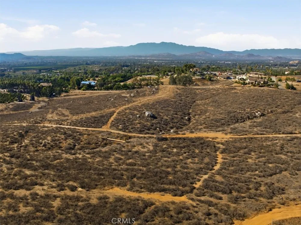 102 Sorrento Hills Riverside, CA 92504