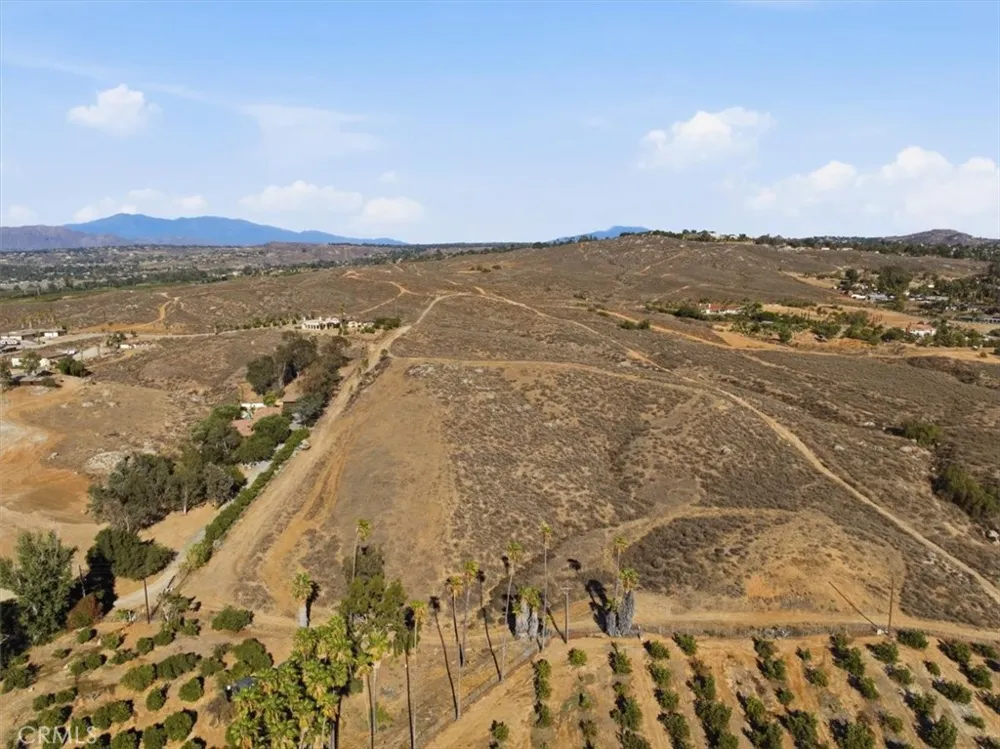 102 Sorrento Hills Riverside, CA 92504