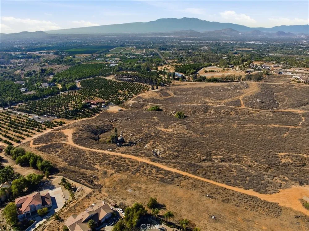 102 Sorrento Hills Riverside, CA 92504
