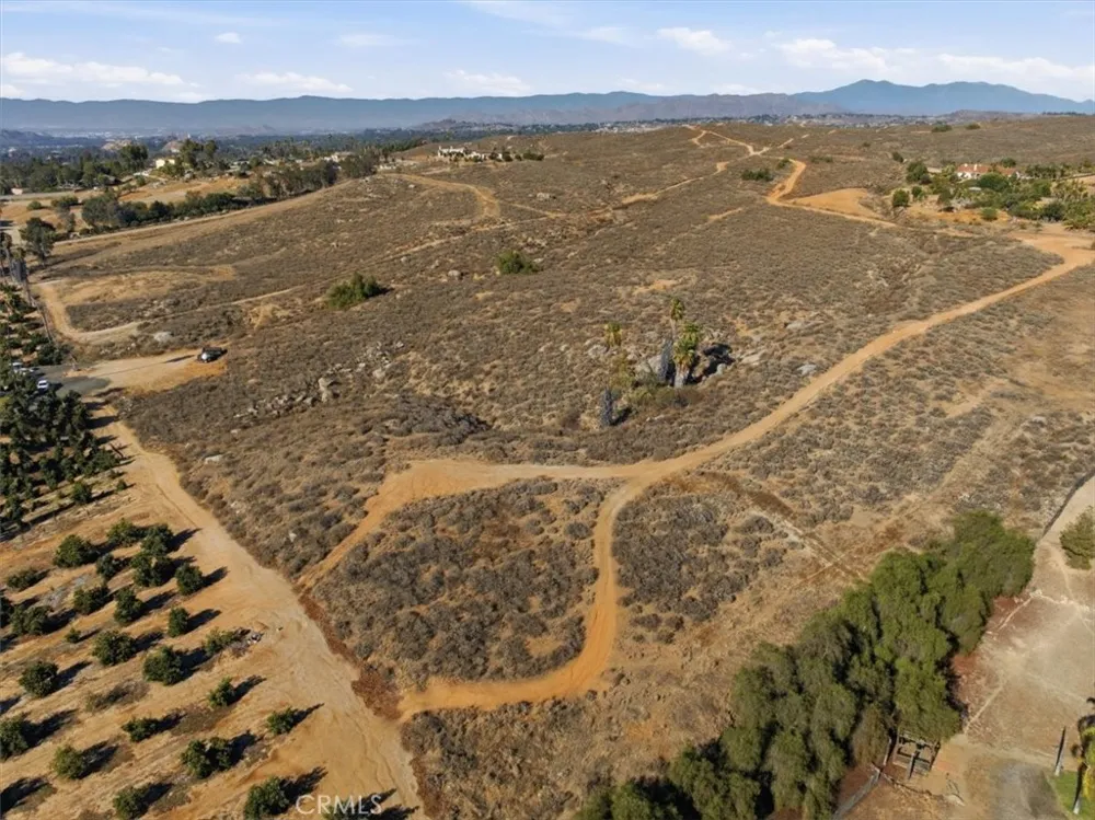 102 Sorrento Hills Riverside, CA 92504