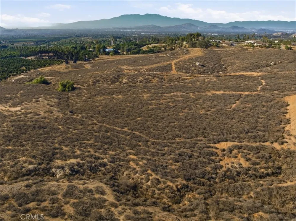 102 Sorrento Hills Riverside, CA 92504