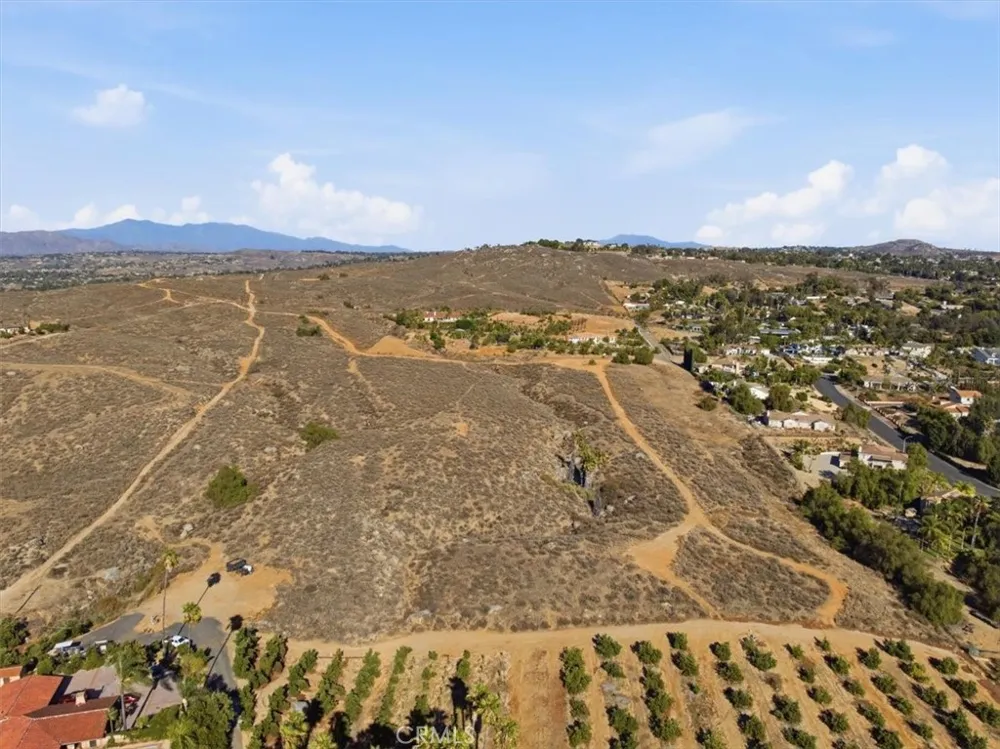 102 Sorrento Hills Riverside, CA 92504