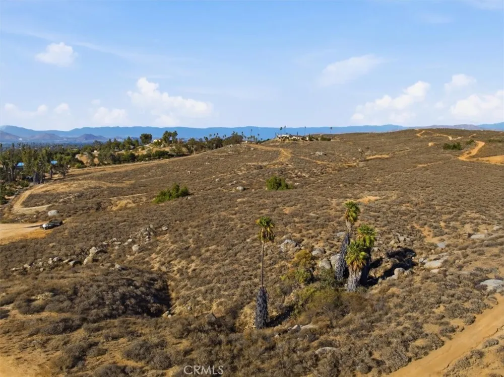 102 Sorrento Hills Riverside, CA 92504