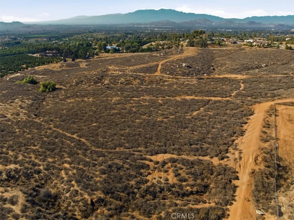 102 Sorrento Hills Riverside, CA 92504