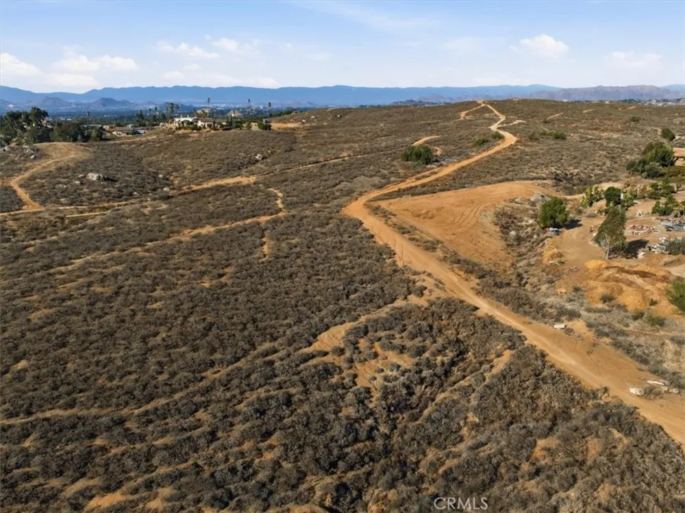 102 Sorrento Hills Riverside, CA 92504