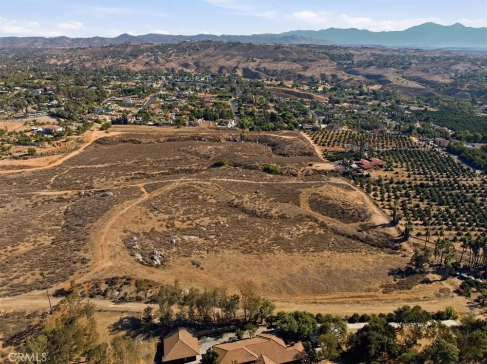 102 Sorrento Hills Riverside, CA 92504