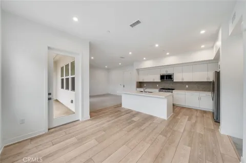 1338 S Urbana