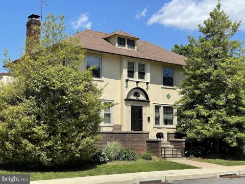 8 MONTGOMERY AVENUE #2F